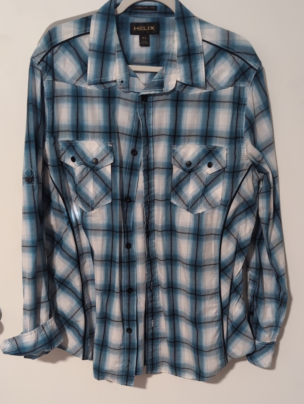 Helix Men's Blue Plaid Long-Sleeve Button-Up Shirt